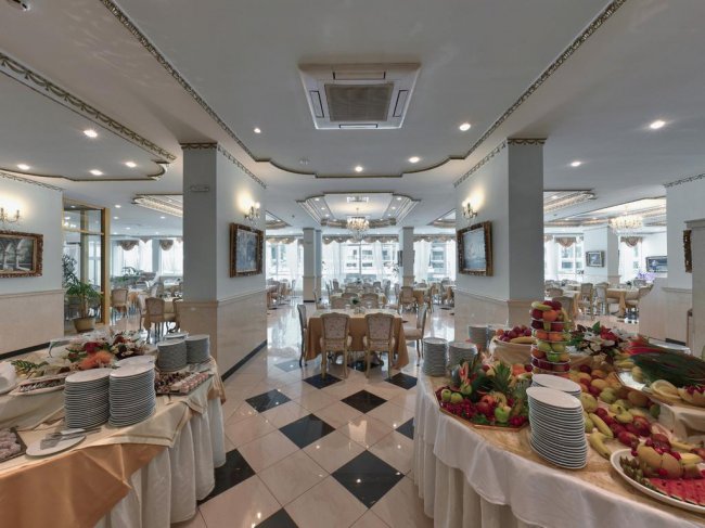 PLANETA HOTEL & AQUAPARK 5*279 euro 