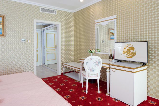 PLANETA HOTEL & AQUAPARK 5*279 euro 